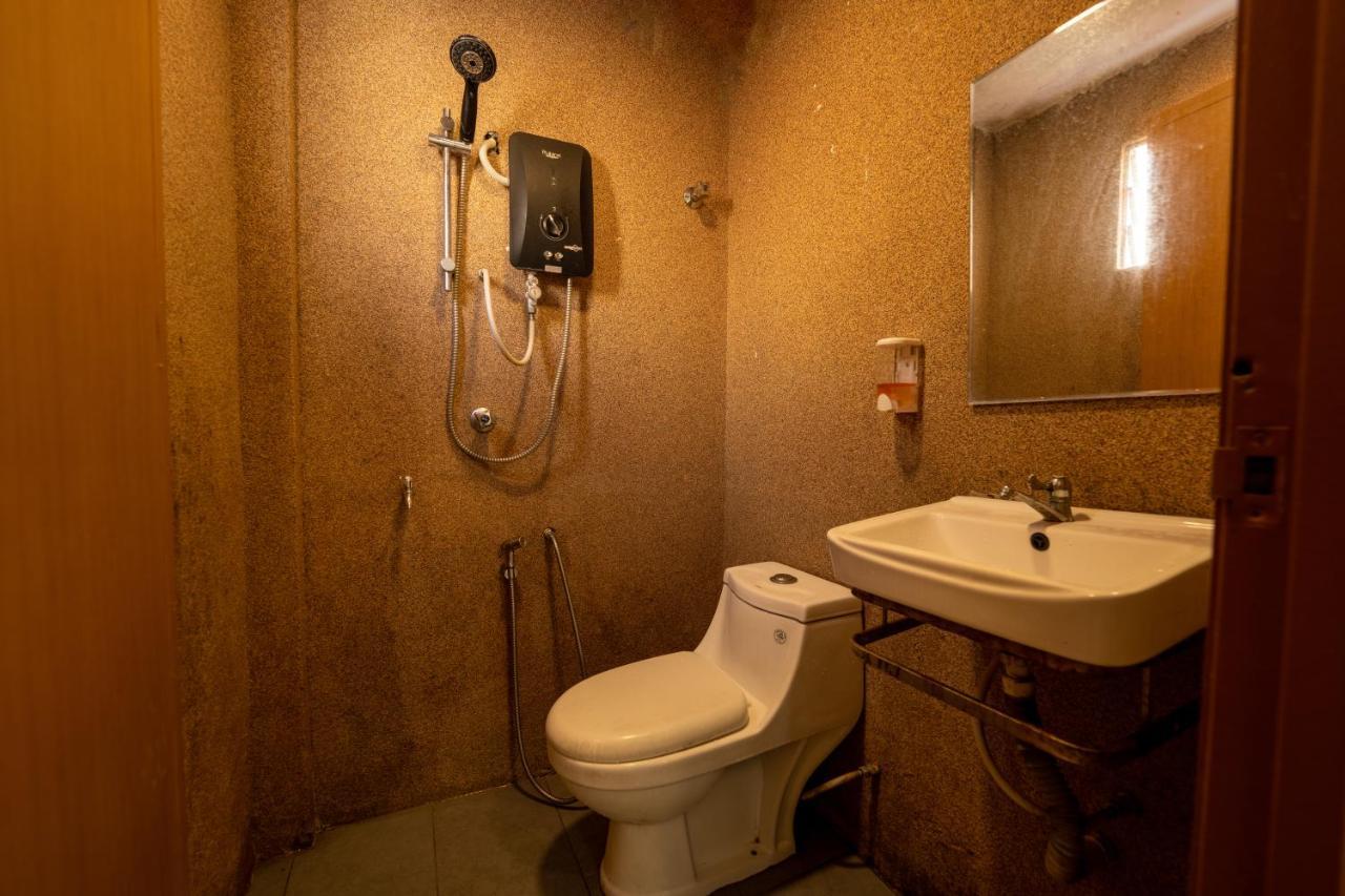 Mary J Hotel Family 10 Pax Room 코타바하루 외부 사진